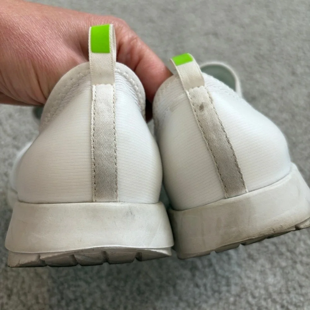OOFOS OOmg Eezee Sport Shoes Womens 8.5 White Slip On Comfort Casual Walking
